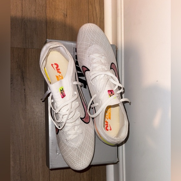 Nike macerials - Picture 7 of 7